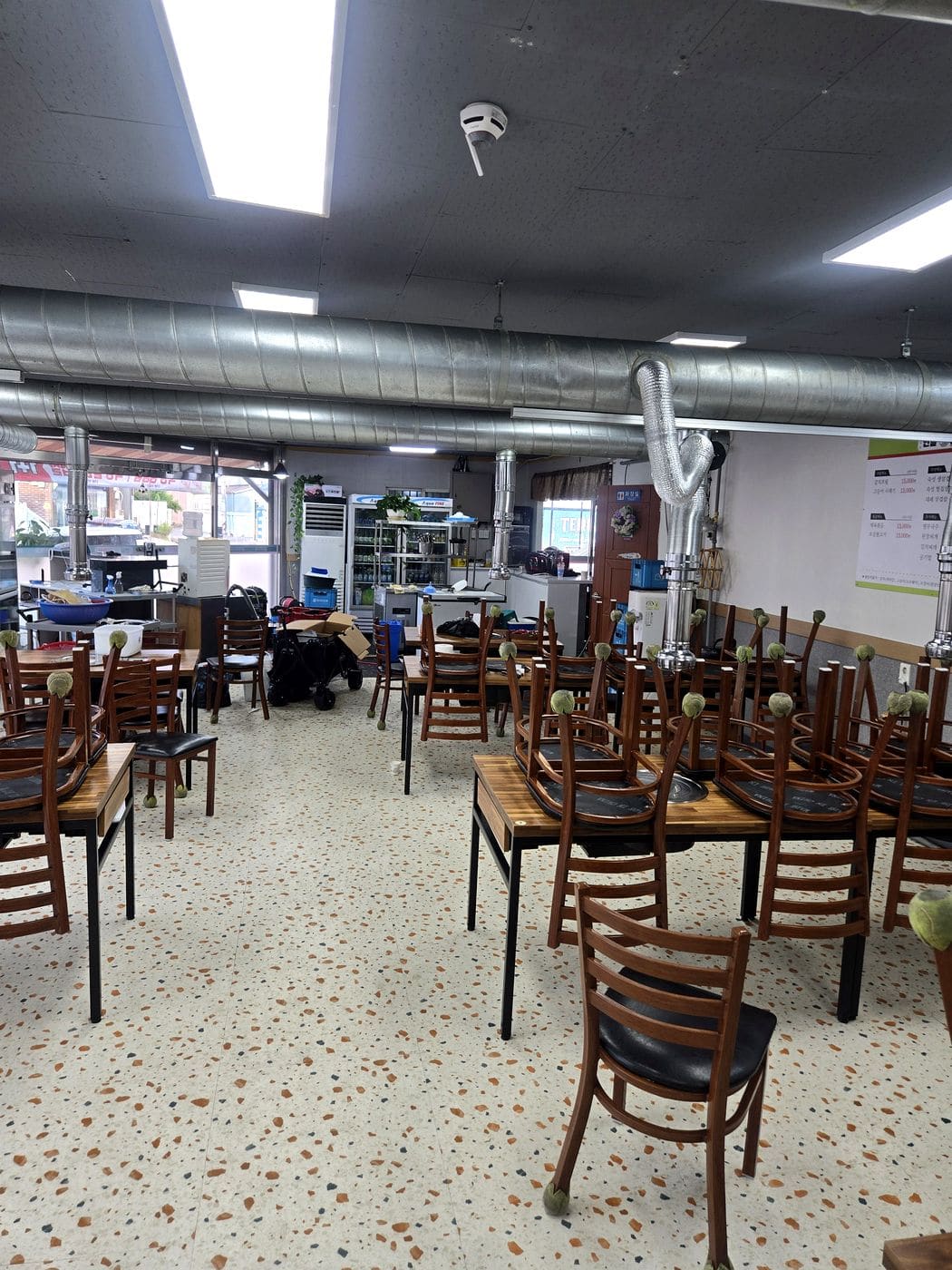 청설모 토탈케어 준공청소 현장, 인테리어 완료 후 상업공간 전체 정리